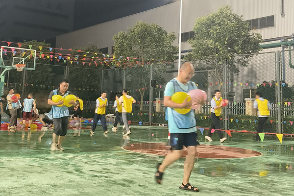 奇億金屬趣味運動會螞蟻搬家項目精彩瞬間