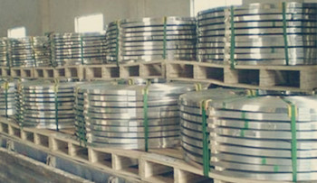 304不銹鋼帶表面有裂縫是怎么回事？